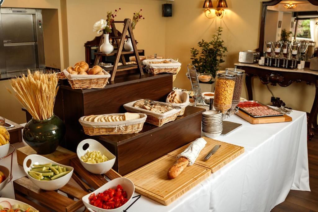 Classic Inn Hotel