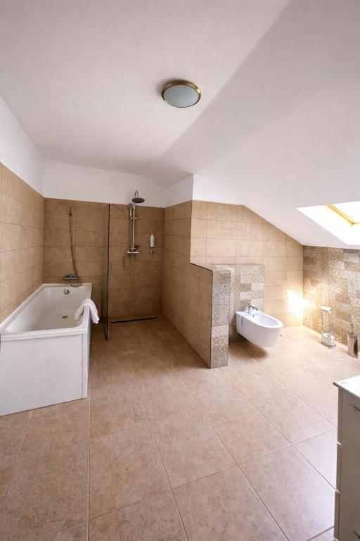 Classic Inn Hotel