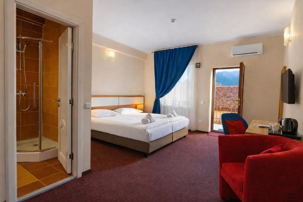 Long Street Hotel
