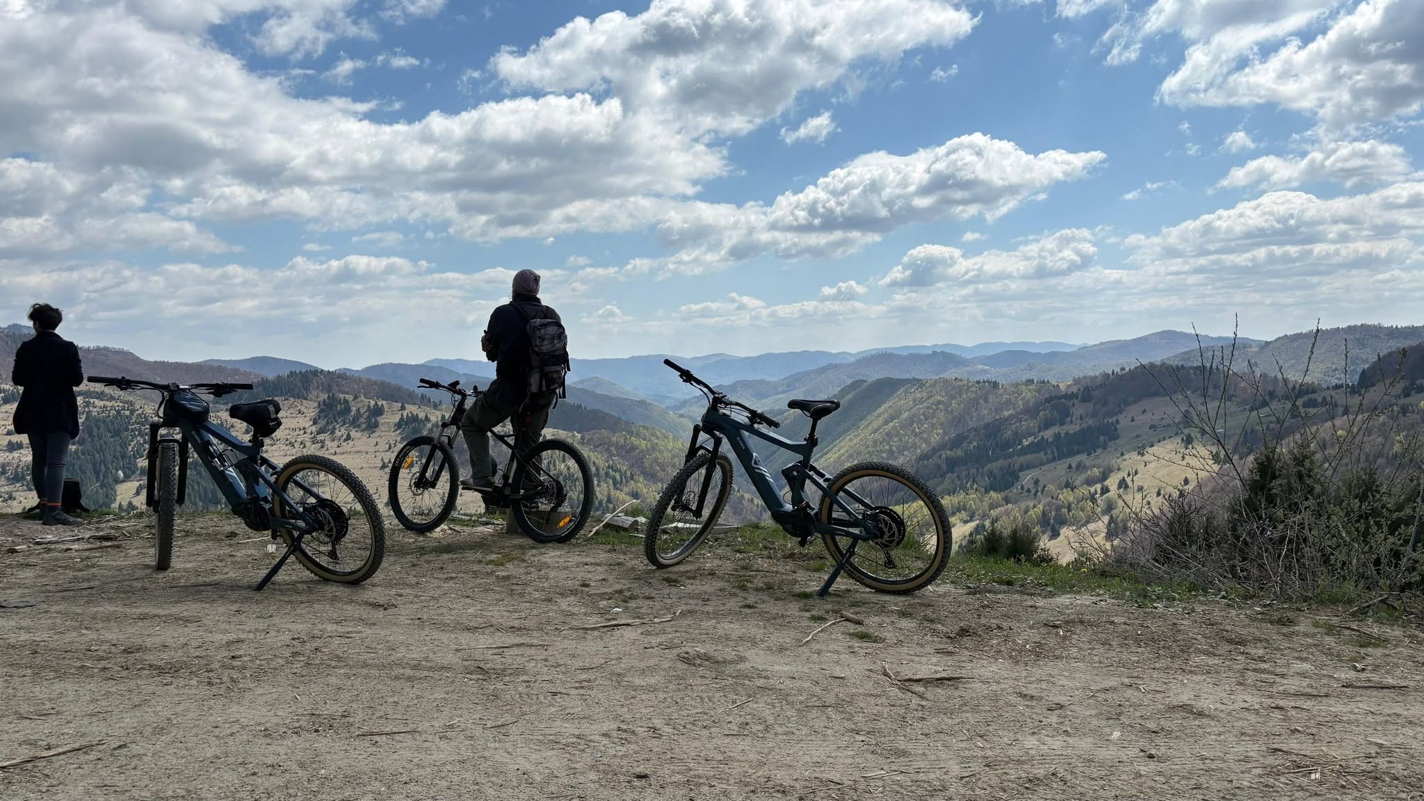OZON BIKE – E-Bike Rental Poșaga