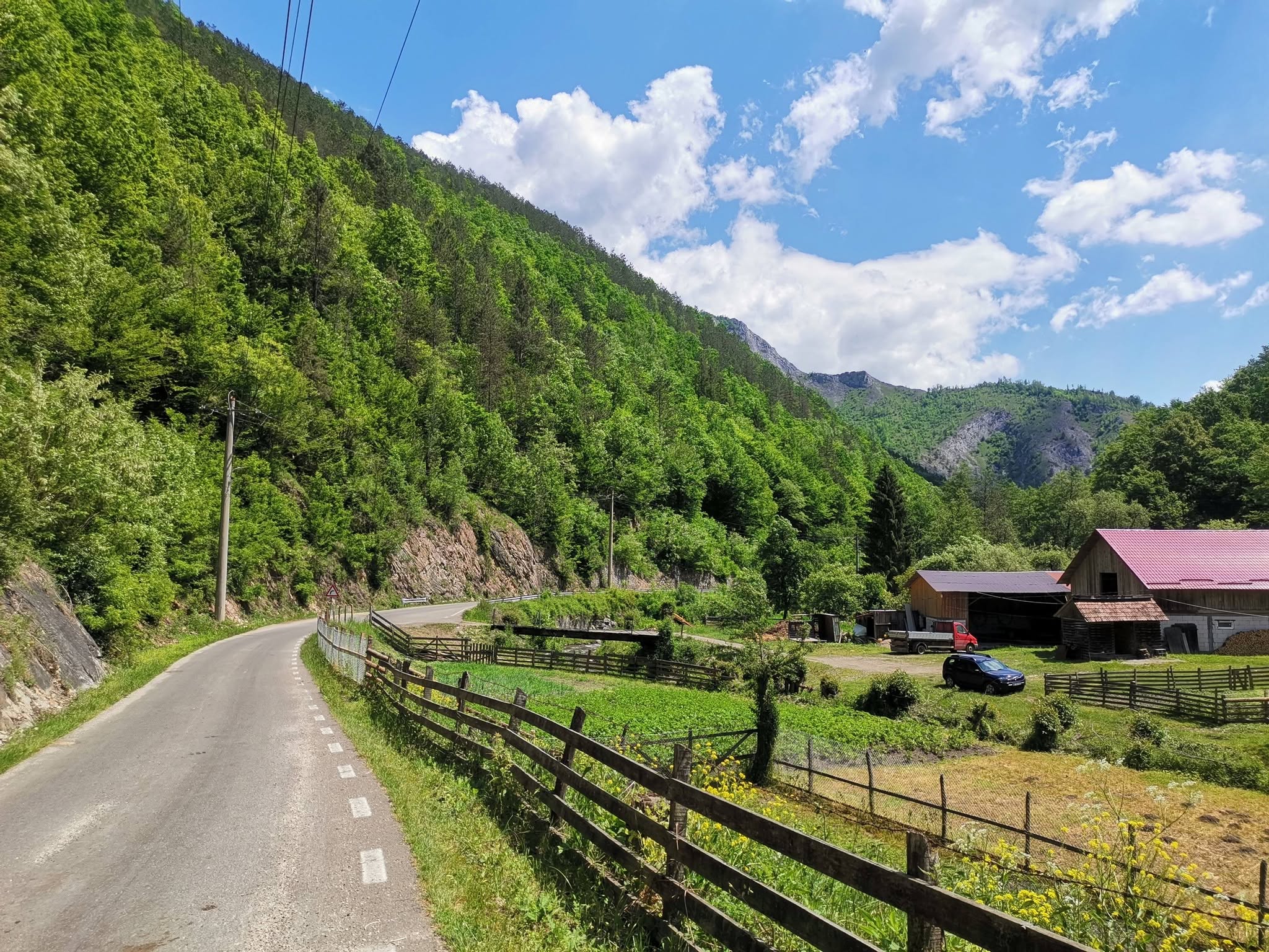 OZON BIKE – E-Bike Rental Poșaga