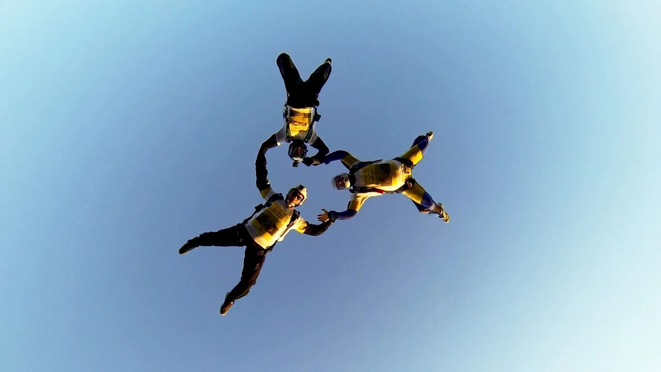 Salt cu parașuta – Skydive Transilvania