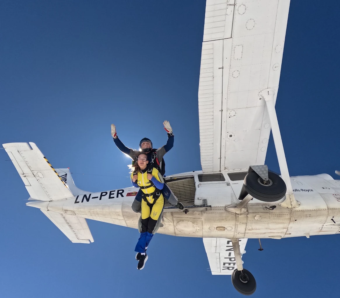 Salt cu parașuta – Skydive Transilvania