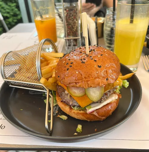 Dante Café & Dine