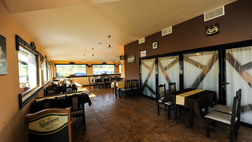 Restaurant Doi Cocoși